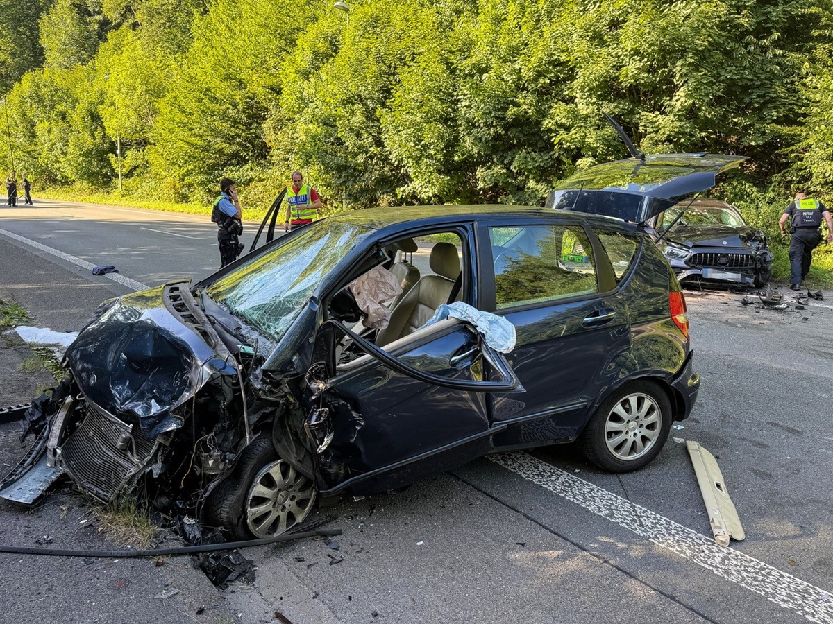 Fürchterlicher Unfall in NRW – Kind (5) stirbt bei Frontal-Zusammenstoß
