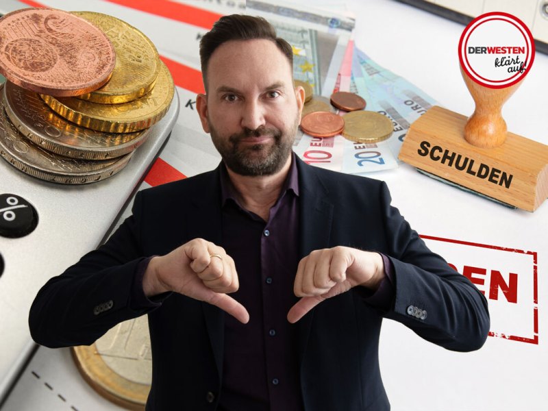 Sparkasse, Volksbank & Co.: Kunden schauen auf den Kontoauszug – sie trifft der Schlag