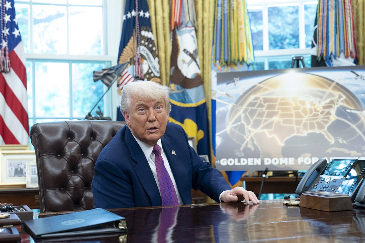 Donald Trump Jr. will mit dem goldenem Handy punkten – doch das T1-Phone entpuppt sich als teures Technik-Märchen ohne Substanz.