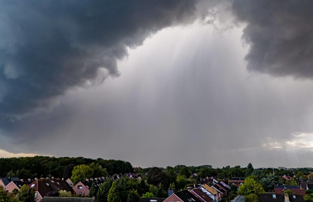 Unwetter-Warnstufe in NRW erhöht – HIER kracht es gewaltig