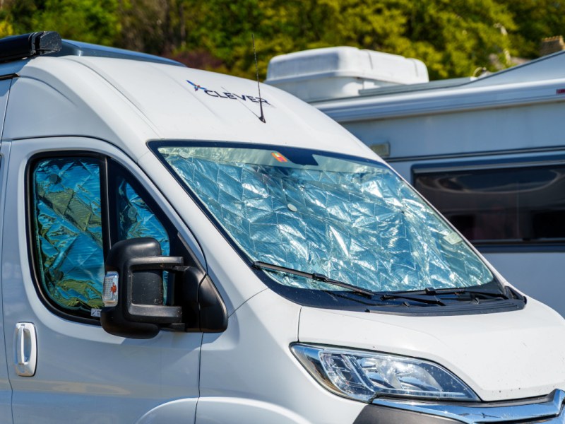 Hitze-Hölle im Wohnmobil – Camping-Urlauberin ergreift irre Maßnahme