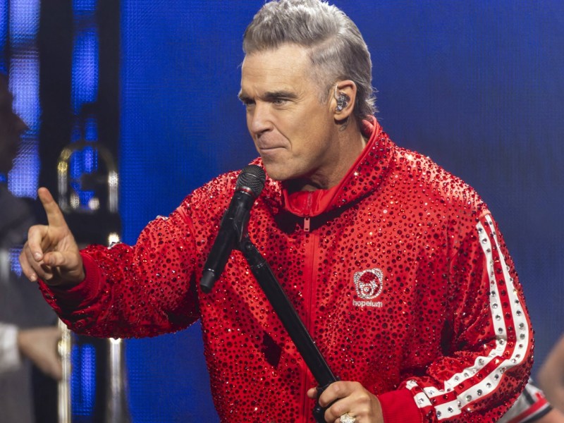 Robbie Williams erblickt Frau im Publikum: Er zögert keine Sekunde
