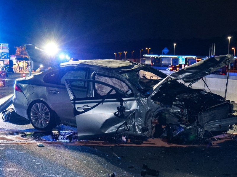 A3 in NRW nach schwerem Unglück gesperrt ++ 15 Verletzte ++ Lebensgefahr!