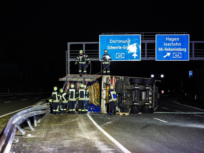 A45 nach Lkw-Unfall im Ruhrgebiet immer noch gesperrt – da passiert das nächste Unglück
