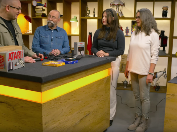 „Bares für Rares“-Kandidatin bringt Spielekonsole mit – Zocker werden sofort hellhörig