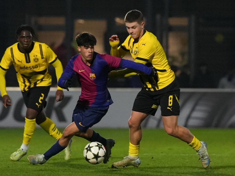 Nächstes BVB-Juwel fällt für Monate aus! Bittere Nachricht bei Borussia Dortmund