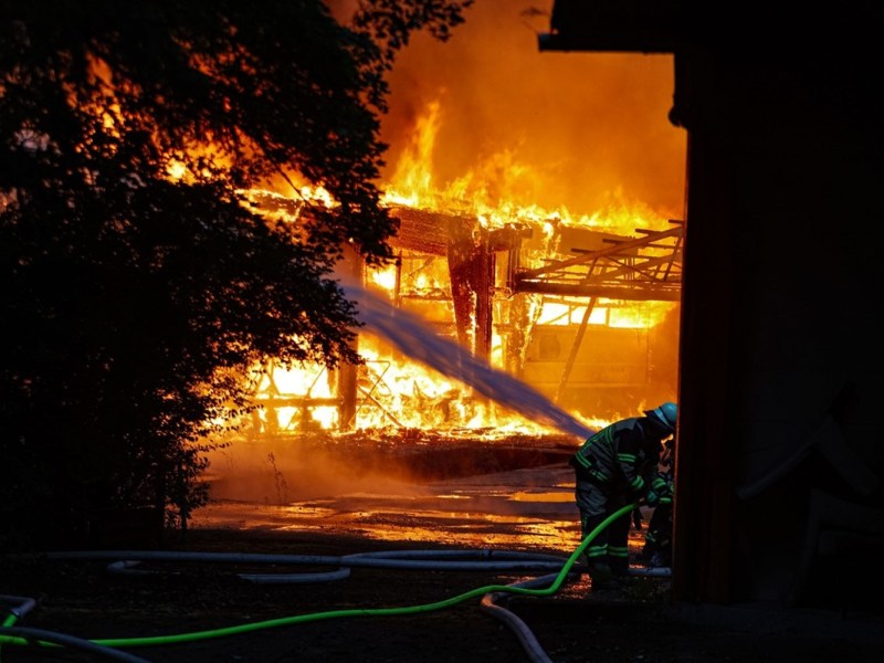 Feuer wütet in historischem NRW-Freizeitpark! Mit üblen Folgen