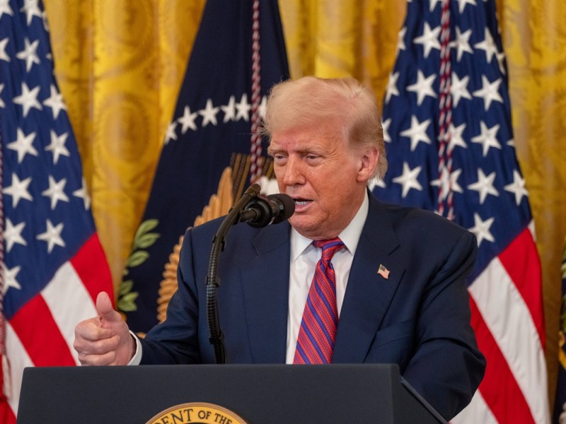 Epstein-Verbindung: Neue schlüpfrige Vorwürfe gegen Trump – “ Kalendergirl-Party“