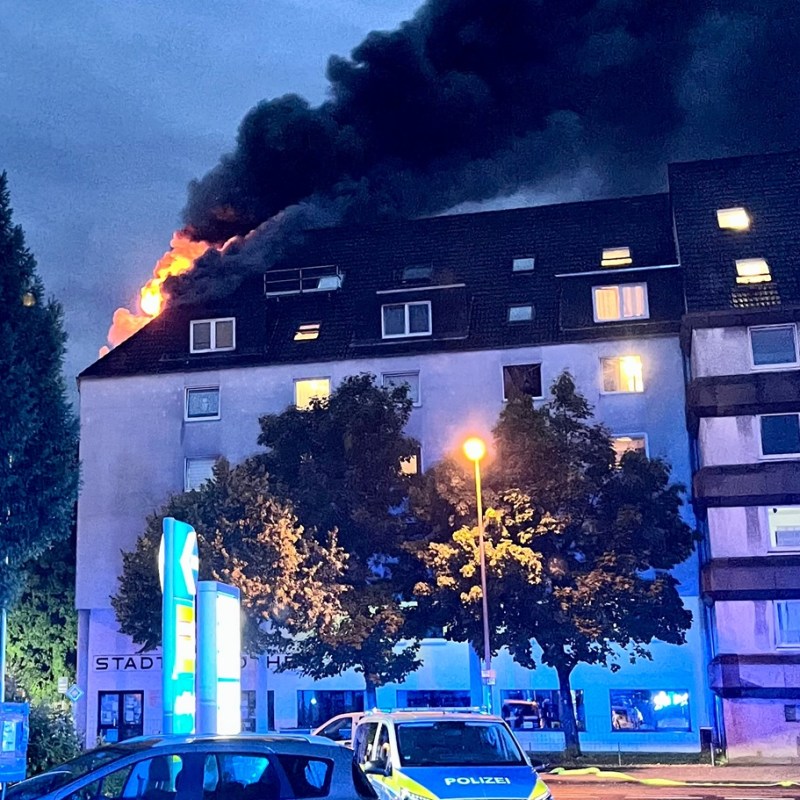 Flammen-Inferno in Essen ++ Feuerwehr findet Leiche