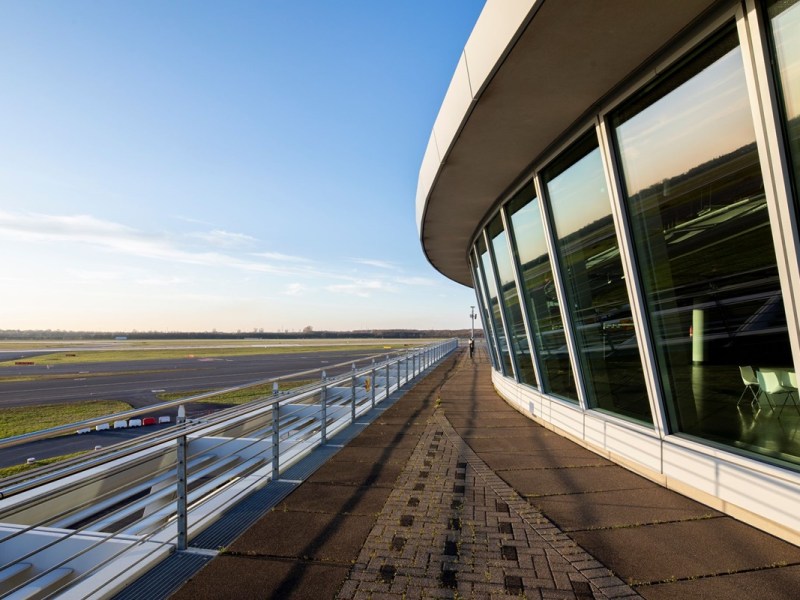 Flughafen Düsseldorf öffnet Besucherterrasse in Sommerferien – doch du musst schnell sein!