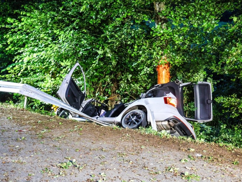 Tödlicher Unfall im Ruhrgebiet – Jugendliche (17) und junger Mann (20) sterben noch vor Ort