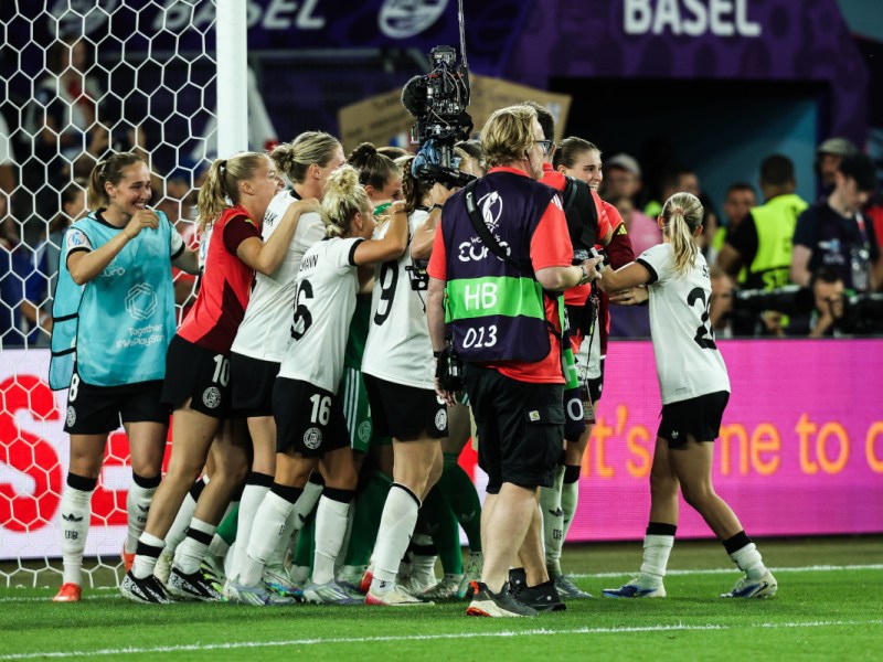 Deutschland im Halbfinale der Frauen-EM! Sie wird zur gefeierten Heldin