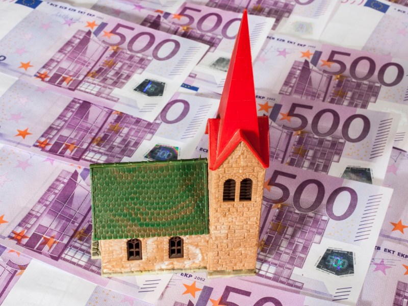 Kirchensteuer-Mythos: Kliniken, Kitas und Co. – das passiert mit dem Geld wirklich