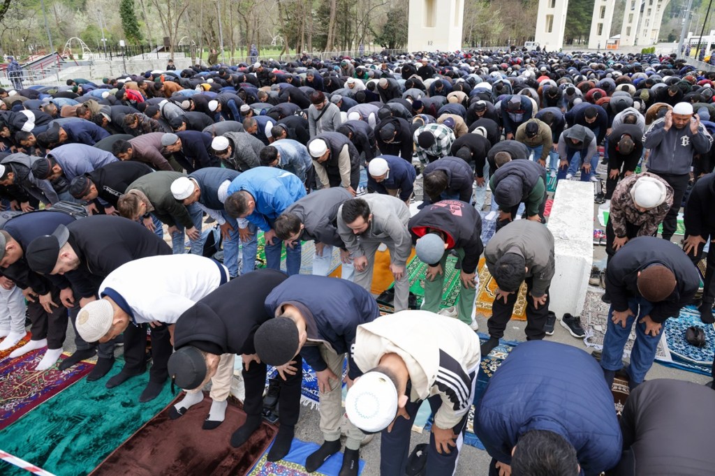 Islam in zweiter Hälfte des 21. Jahrhunderts vorne