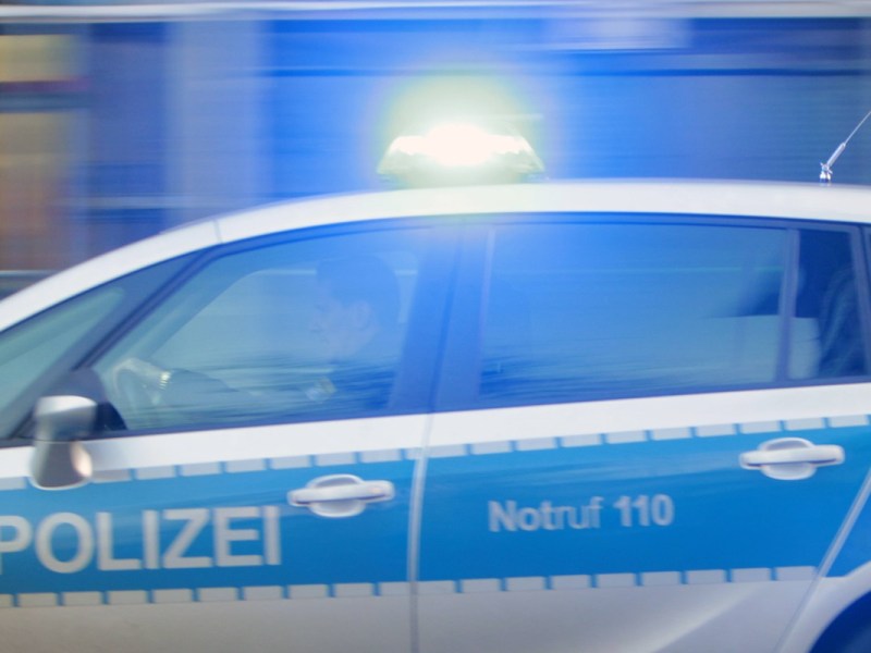 Familie verunglückt auf A33 in NRW – Zweijährige stirbt!