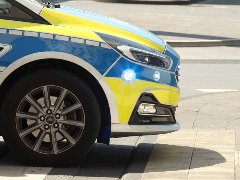 Paar auf offener Straße in NRW mit Messer attackiert – Mann landet verletzt im Krankenhaus