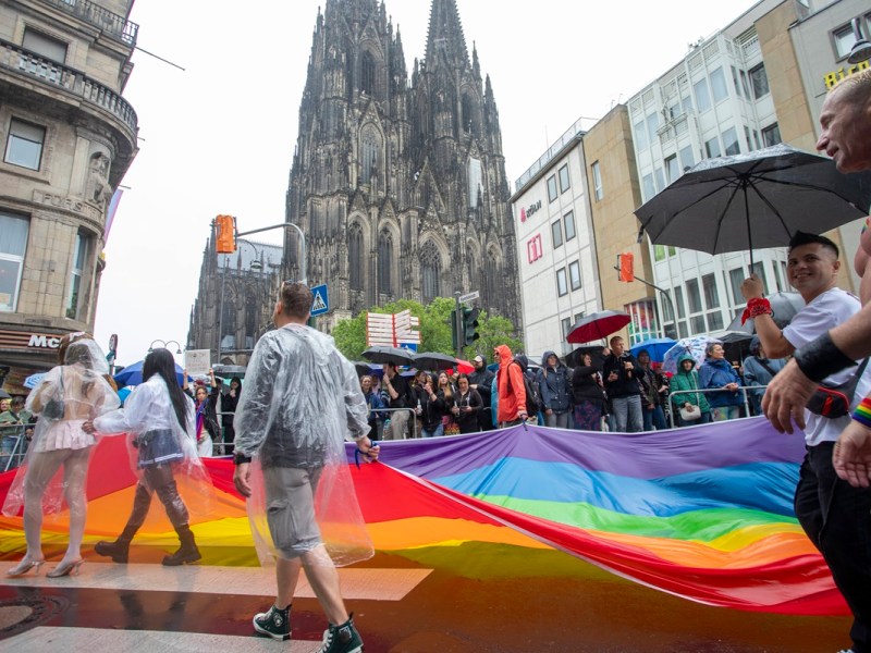 CSD geht in Köln bunt und fröhlich zu Ende – doch es gab auch Schattenseiten