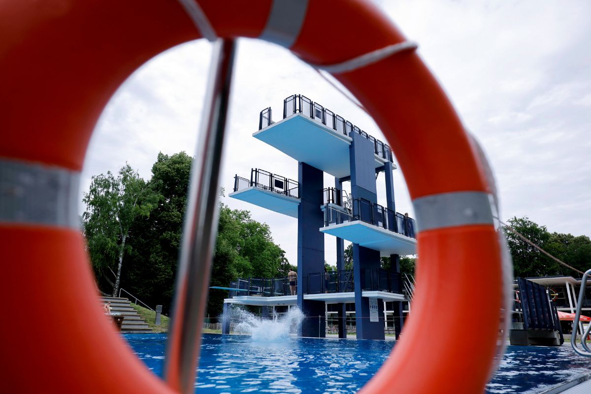 Urlauber wollen in der Schweiz Freibad besuchen – und werden eiskalt ...