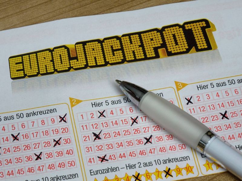 Lotto-Spieler zu faul zum Zahlentippen – wenig später sackt er über 40 Millionen ein