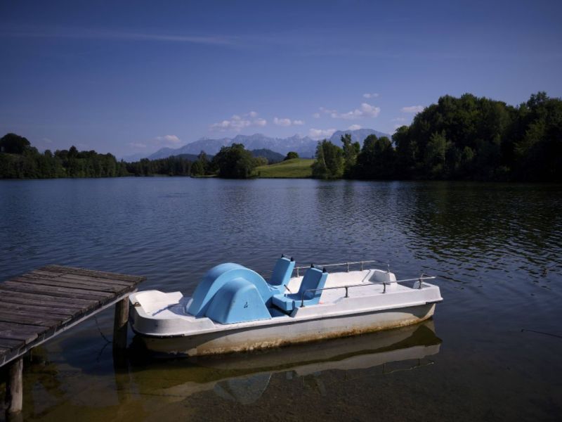 Vater und Kind nach Tretboot-Unglück in Bayern vermisst! Ihre Familie muss alles mit ansehen