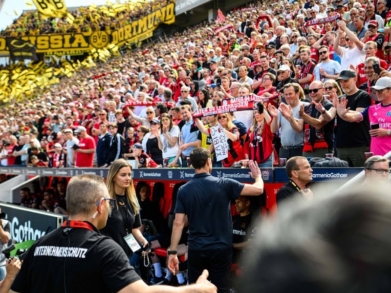 Joel (13) aus NRW will noch einmal ins Fußballstadion – die Worte seiner Schwester rühren zu Tränen