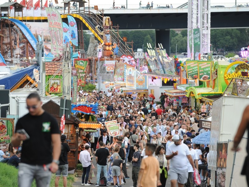 Kostenfalle bei Rheinkirmes in Düsseldorf! Stadt warnt Besuchende